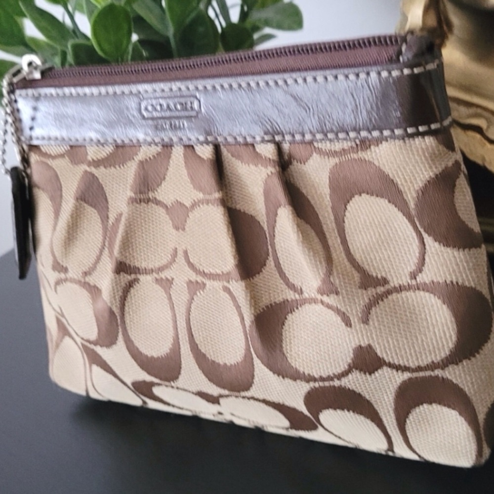 Coach Brown Signature clutch with hangtag‎